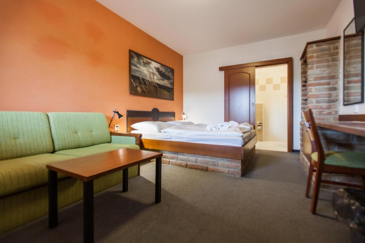 Hotel Vinar - Bed & Breakfast Kurdějov 외부 사진