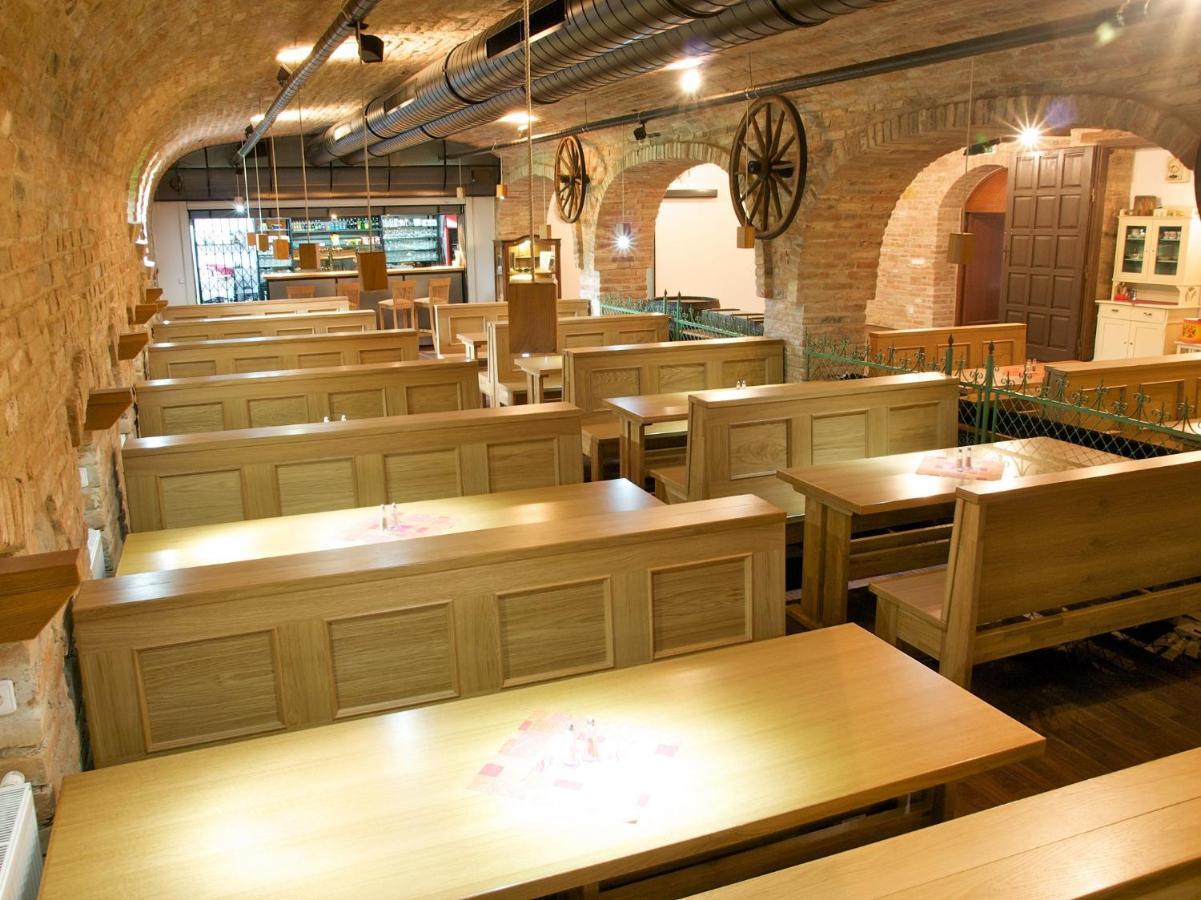 Hotel Vinar - Bed & Breakfast Kurdějov 외부 사진