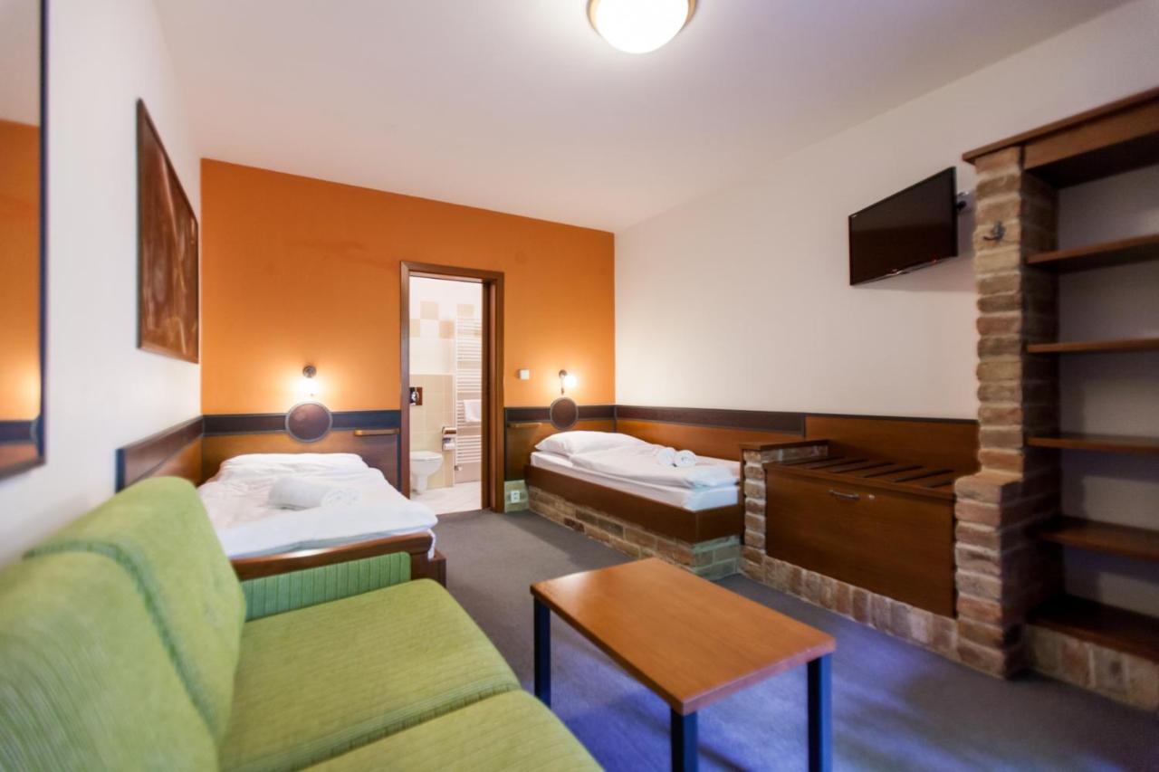 Hotel Vinar - Bed & Breakfast Kurdějov 외부 사진